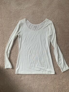 Uniqlo Women's HEATTECH White Scoop Neck Long-Sleeve Tee